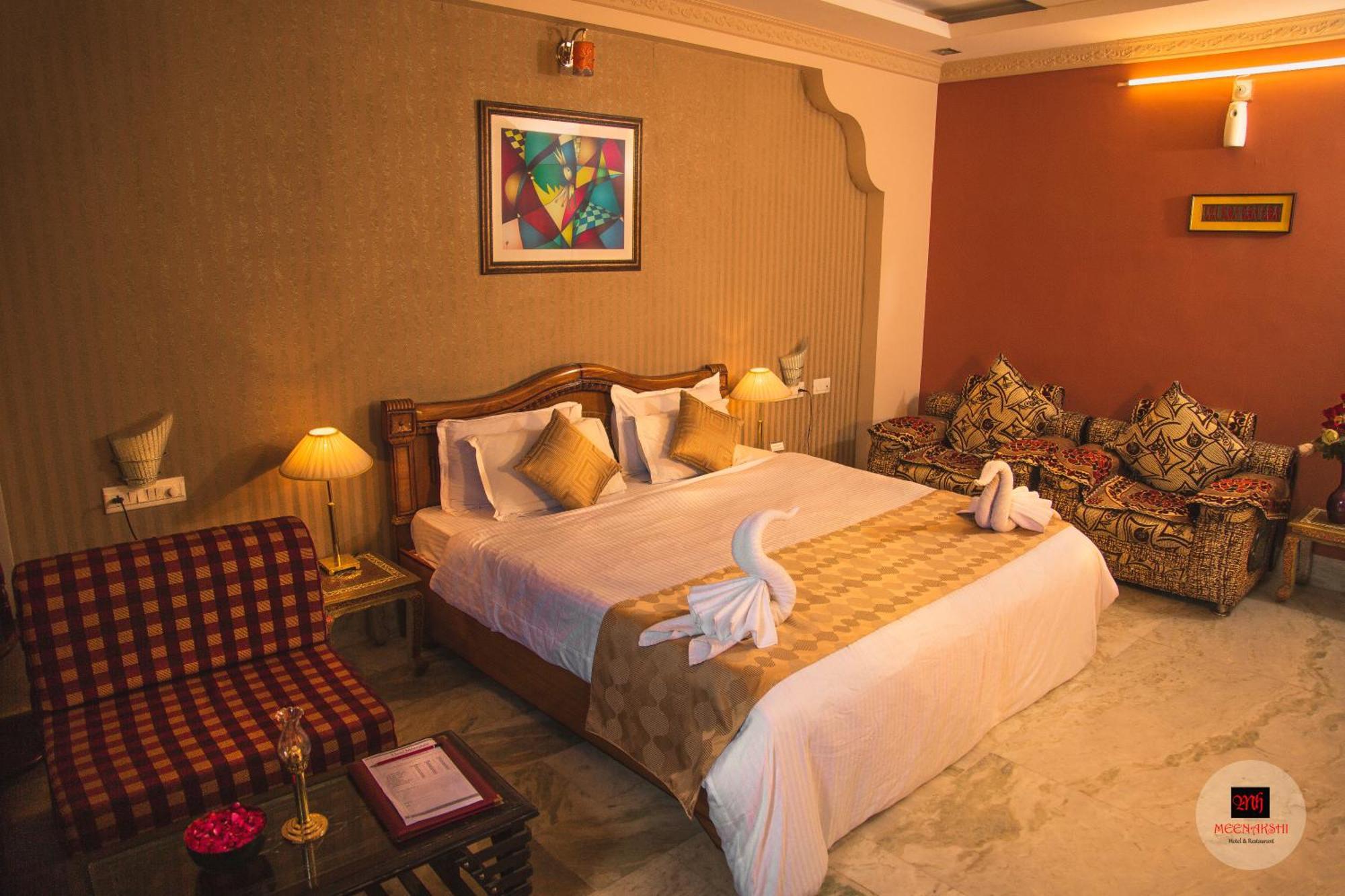 Hotel Meenakshi Udaipur - Family Preffered Hotel Exterior photo